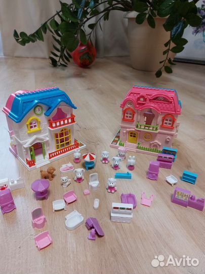 Домик кукольный. Высота 20 см