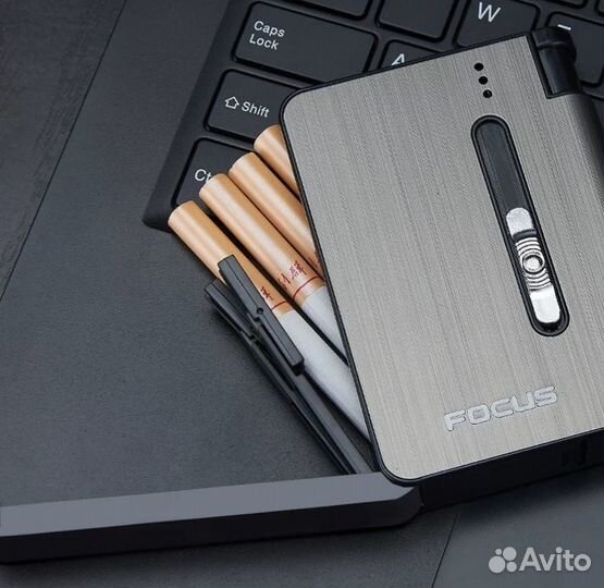 Портсигар с зажигалкой для сигарет