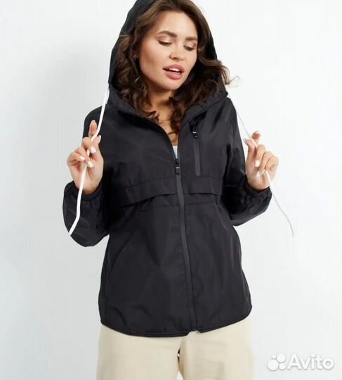 Ветровка женская