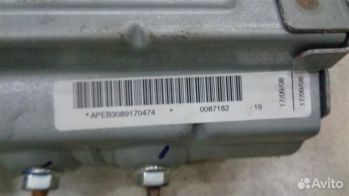 Подушка безопасности пассажирская в торпедо Nissa