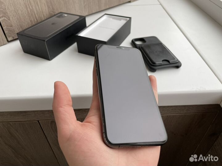 iPhone 11 Pro, 64 ГБ