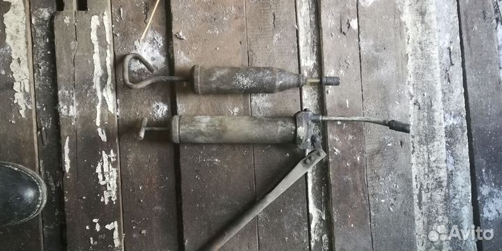 Шприц для заливки масла из СССР