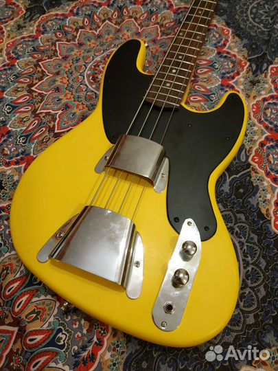 Продам бас гитару