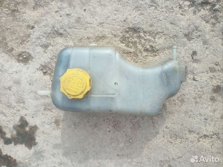 Бачок расширительный Ford Fiesta MK4