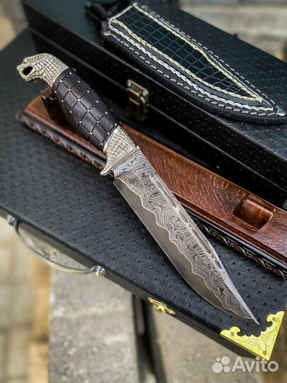 Нож Гюрза из дамаской стали