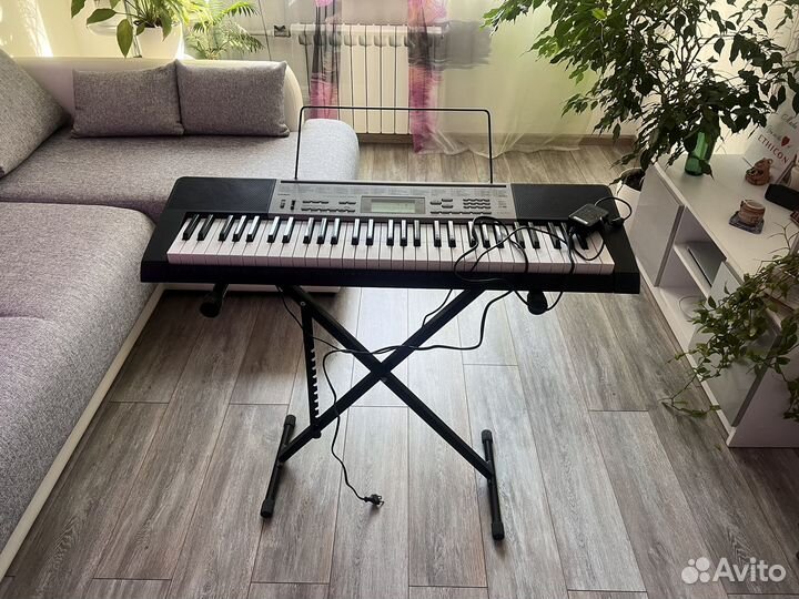 Синтезатор Casio LK-240