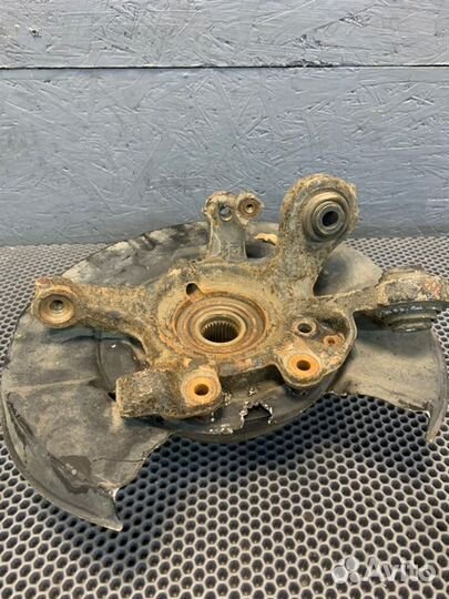 Кулак поворотный задний правый Bmw 335 Xi E92 N54