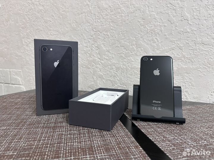 iPhone 8, 64 ГБ