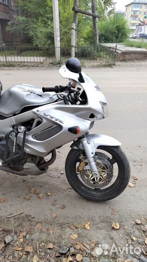 Продам Honda VTR 1000f