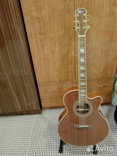 Акустическая гитара