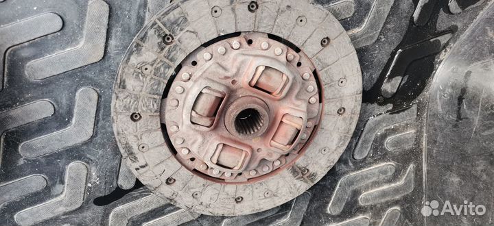 Сцепление в сборе и по отдельности