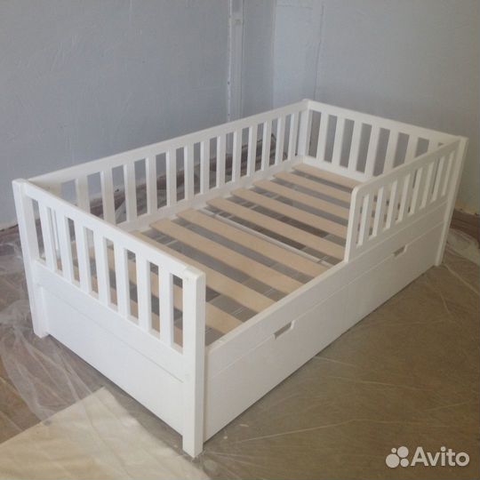 Детская кровать из массива березы