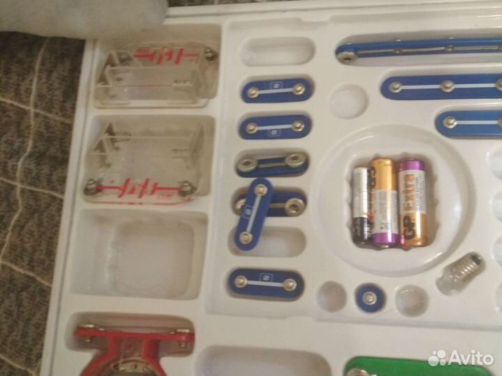 Электронный конструктор знаток