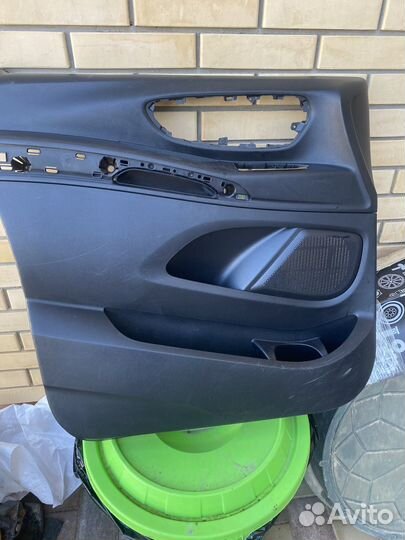 Обшивка двери вито 447 левая