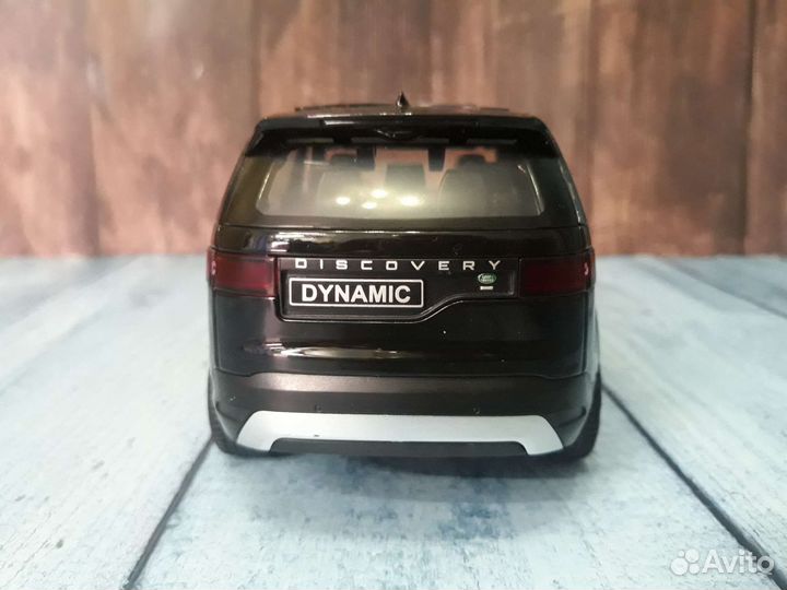 Модель автомобиля Land Rover Discovery 3