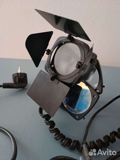 Галогеновый Фото- видеосвет Logocam Zoom Pro