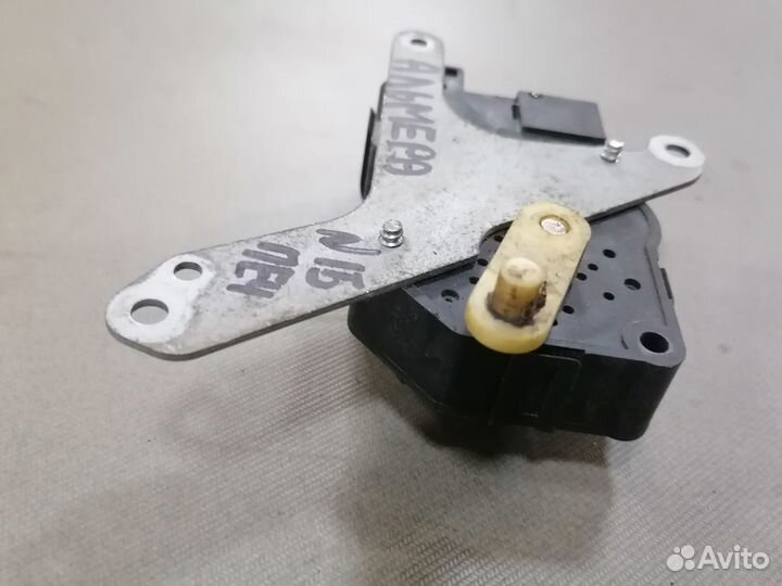 Моторчик заслонки отопителя Nissan Almera N15 1997