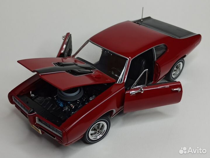 Pontiac GTO Royal Bobcat 1968 Autoworld 1:18