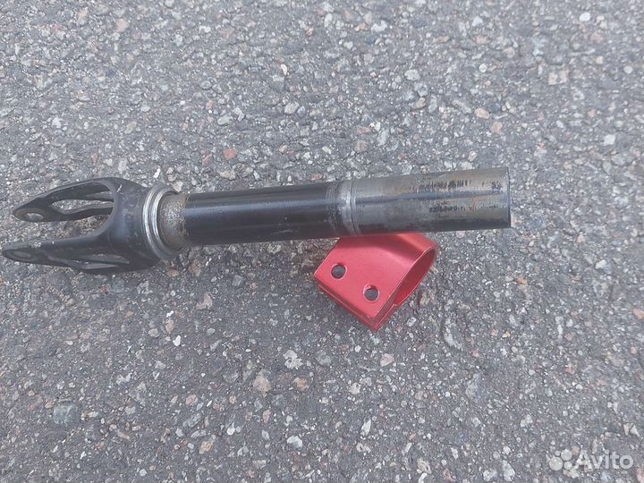 Зажим и вилка для трюкого самоката