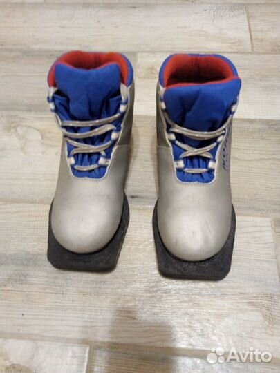 Лыжные ботинки 32 р