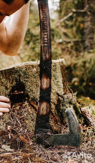 Кованый топор исторический Скандинав