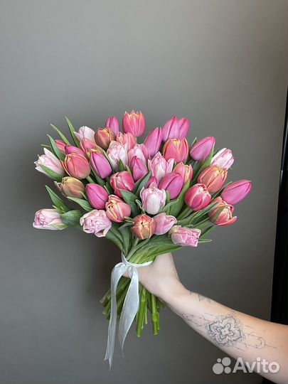 Букет с тюльпанами на 8 марта