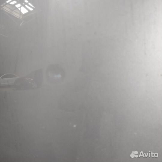 Капот со значком Peugeot 4007