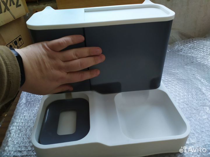 Автоматическая поилка кормушка для кошки