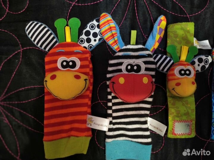 Набор носочки-погремушки и браслеты-погремушки