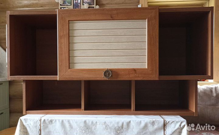 Полка настенная навесная