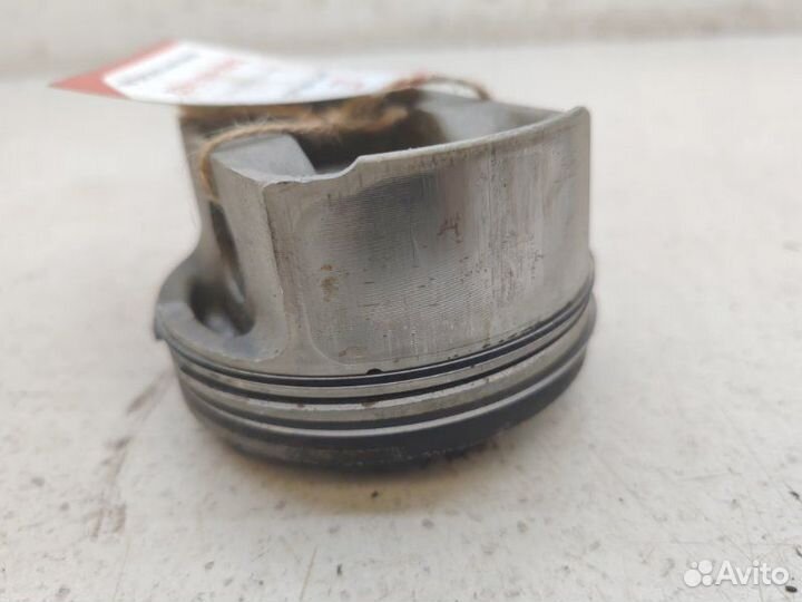 Поршень правый Audi A6 C5 AUK