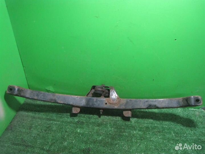 Кронштейн балки Opel Astra J 2010