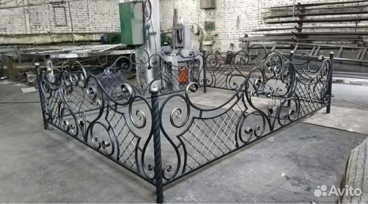 Кованые изделия. Оградки, кресты, лавочки и др