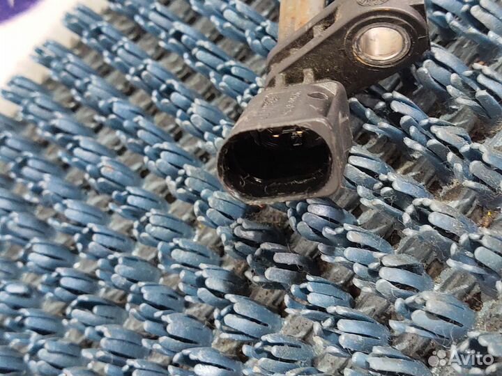 Датчик ABS Volkswagen Passat