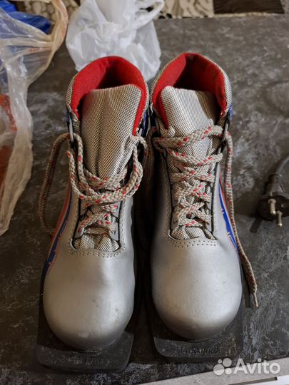 Лыжные ботинки