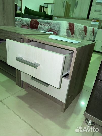 Тумба прикроватная