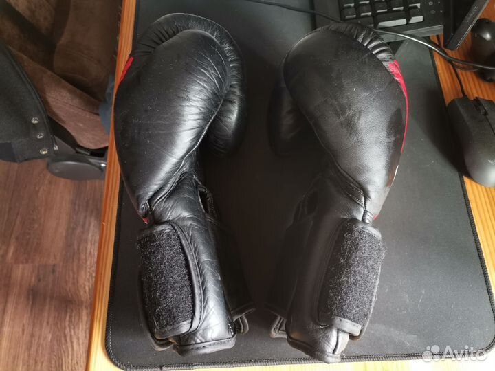 Боксерские перчатки reebok