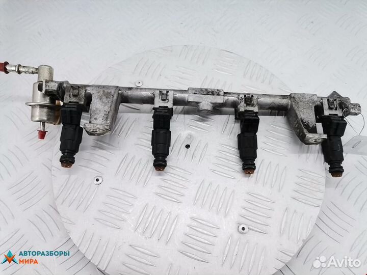 Форсунка Ford Focus 2000 1111848