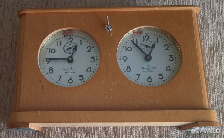 Настольные настенные часы дорожные подчастники