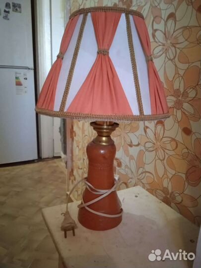 Лампа настольная
