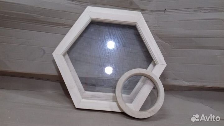 Шестигранное окно