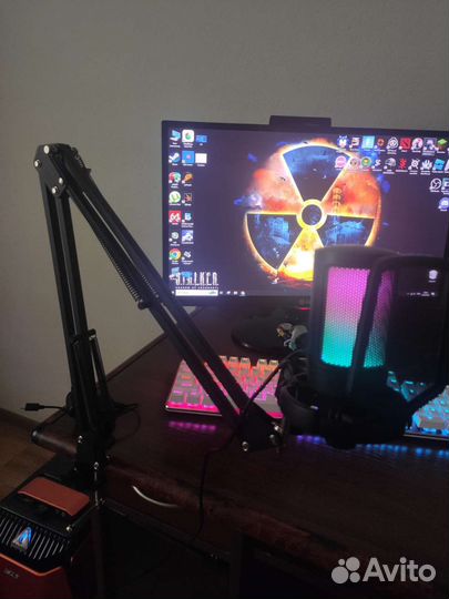 Микрофон fifne ampligame со стойкой