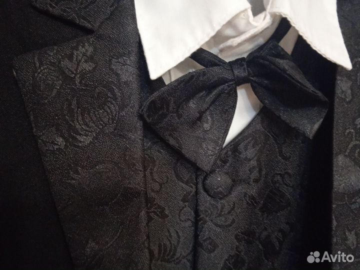 Костюм-тройка на мальчика 2 года