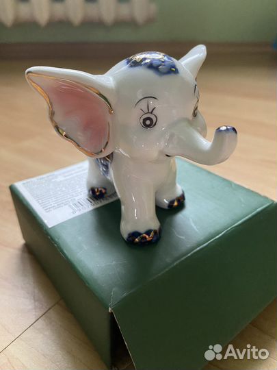 Фарфоровые статуэтки слоны