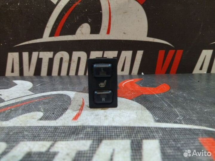 Кнопка обогрева сидений Toyota Corolla