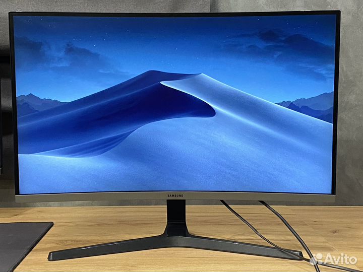 Изогнутый монитор samsung C27R500FHI