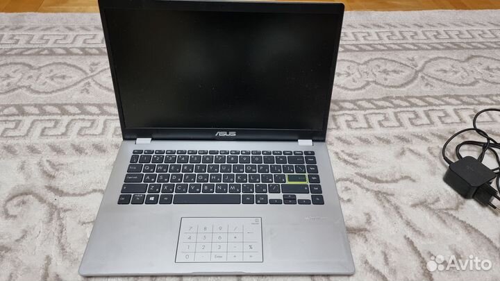 Asus vivobook 14