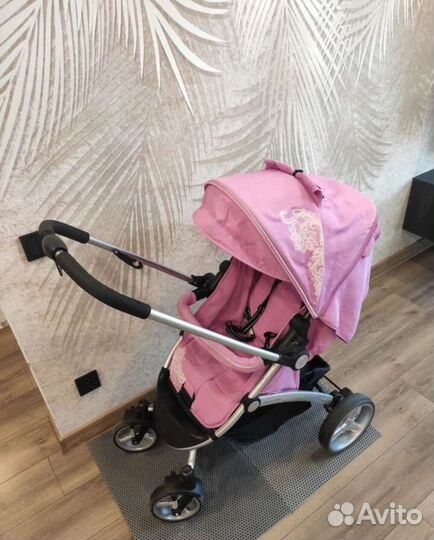 Коляска прогулочная с перекидной ручкой