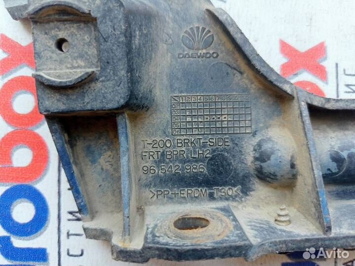 Кронштейн переднего бампера левый Chevrolet Aveo