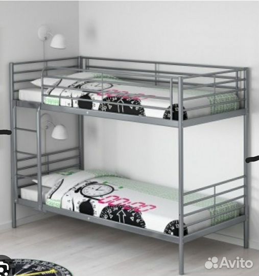 Двухярусная кровать IKEA металлическая